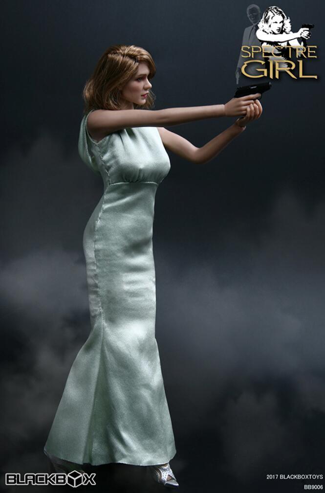lea seydoux bond dress